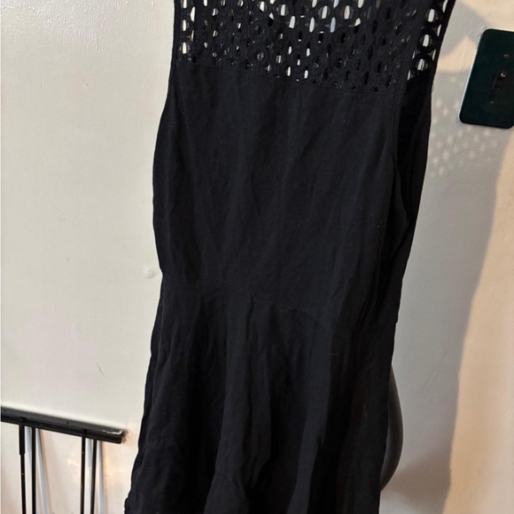 Dresses & Skirts - Black Sleeveless Sheath Dress with Crew Neck